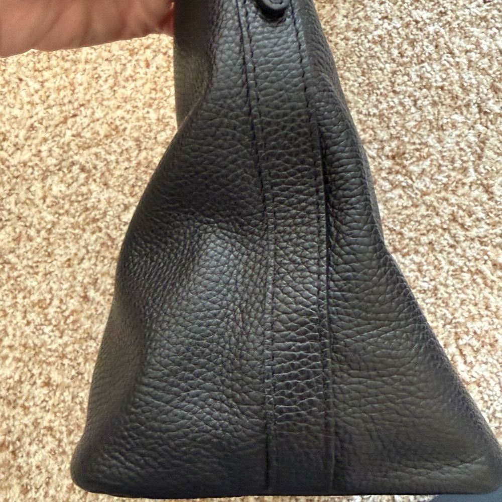VESTIRSI Black Pebbled Eden Leather Slouch Bag with extra crossbody strap - Picture 3 of 9